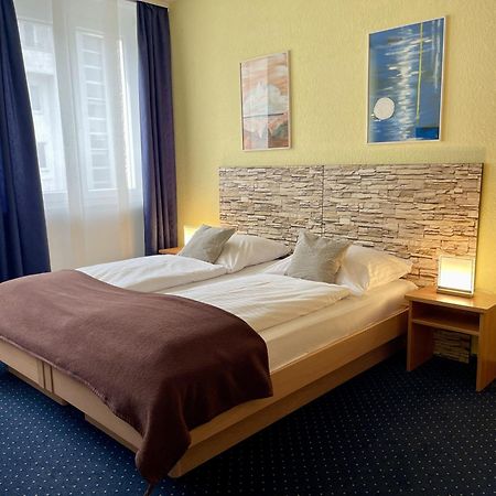 Hotel Stadt Hamburg Am Fluss Saarbrucken Bagian luar foto